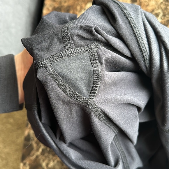 ALO yoga black biker shorts NWT - Picture 15 of 17